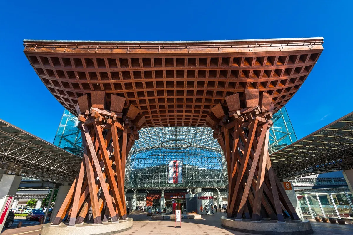 The Hokuriku area is accessible from Tokyo and Osaka!