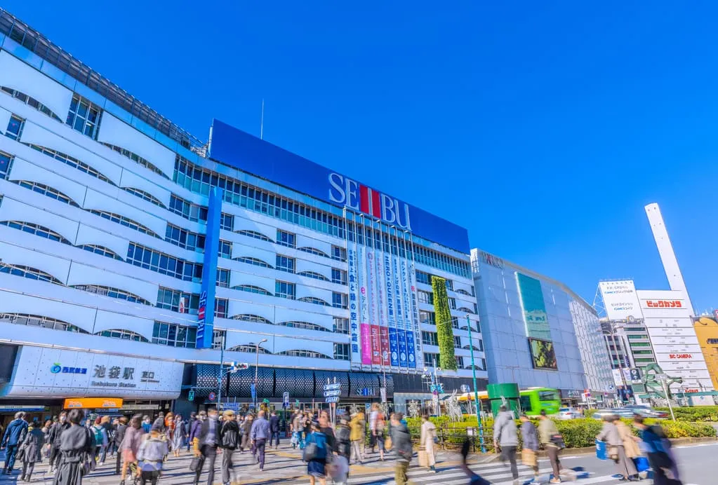 The Ikebukuro area has a different atmosphere between the east and west sides!